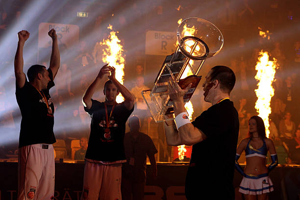 球员缺席而 球员缺席而